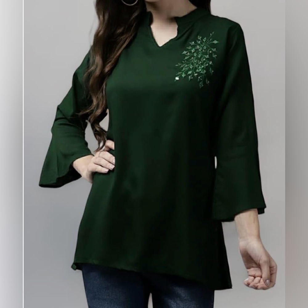NWT Aarika Womens Dark Green Color Georgette Embroidery Top M